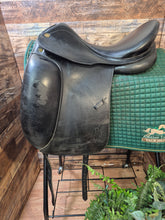 18" Prestige Dressage Saddle 2002